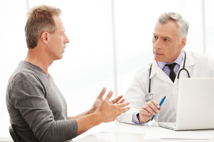 Lelaki dengan prostatitis kronik di pejabat doktor